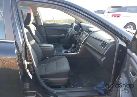 2015 Toyota Camry Le z USA, uszkodzony, nr VIN 4T1BF1FK8FU061485